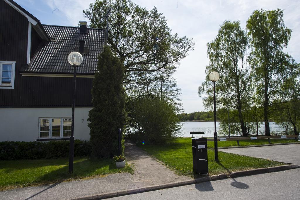Hotell Sjoevillan Upplands-Väsby Extérieur photo