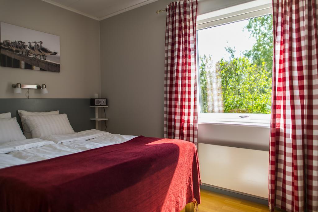 Hotell Sjoevillan Upplands-Väsby Extérieur photo