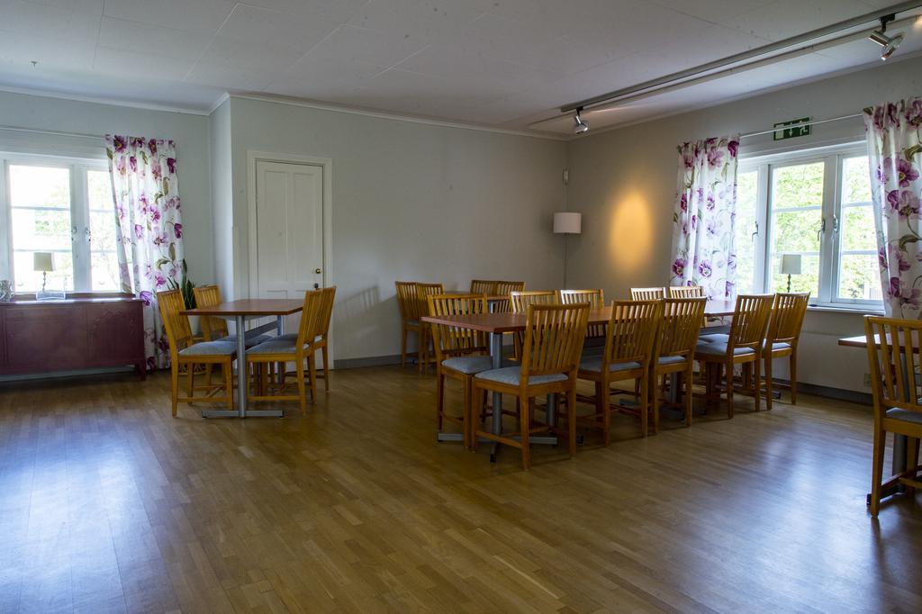 Hotell Sjoevillan Upplands-Väsby Extérieur photo