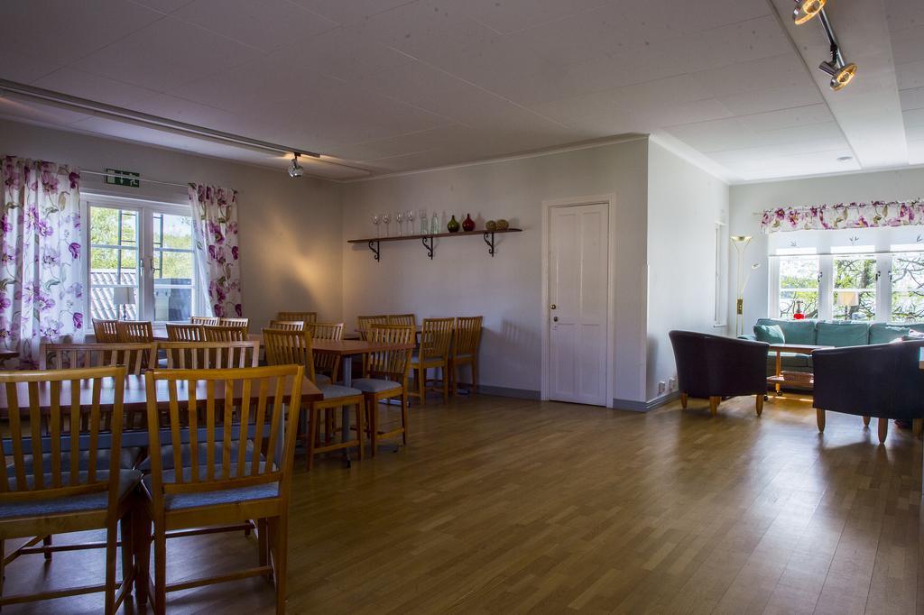 Hotell Sjoevillan Upplands-Väsby Extérieur photo