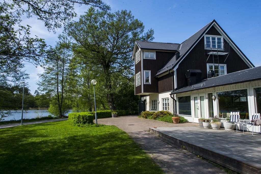 Hotell Sjoevillan Upplands-Väsby Extérieur photo