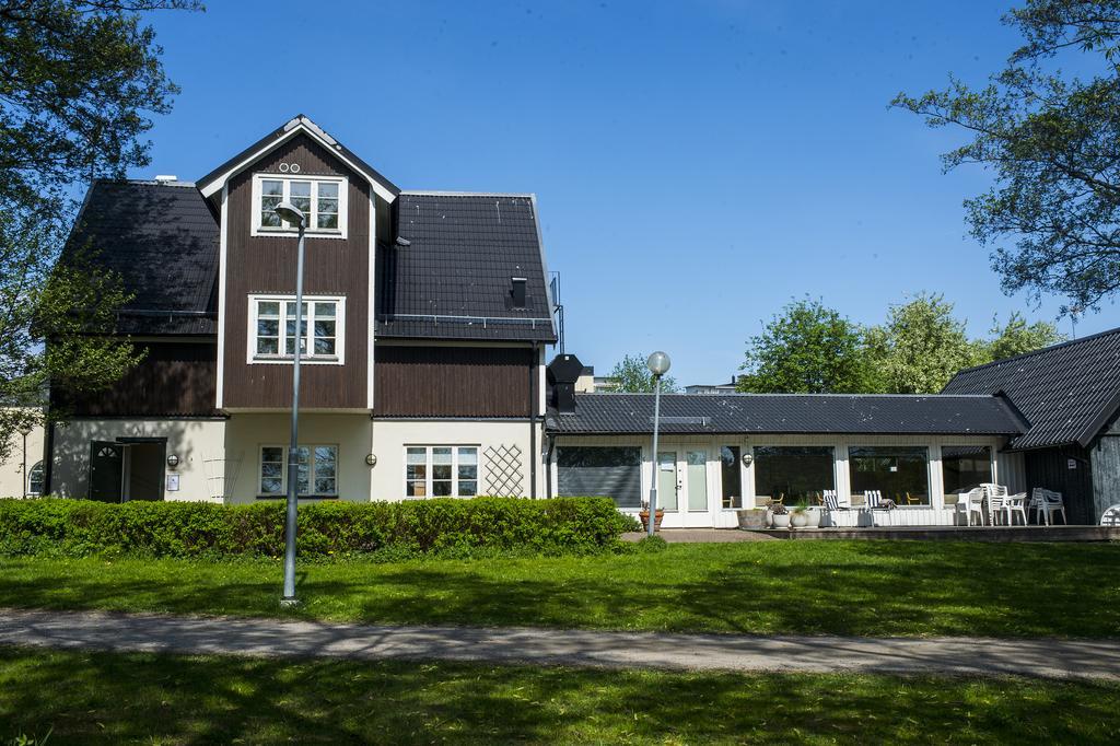 Hotell Sjoevillan Upplands-Väsby Extérieur photo