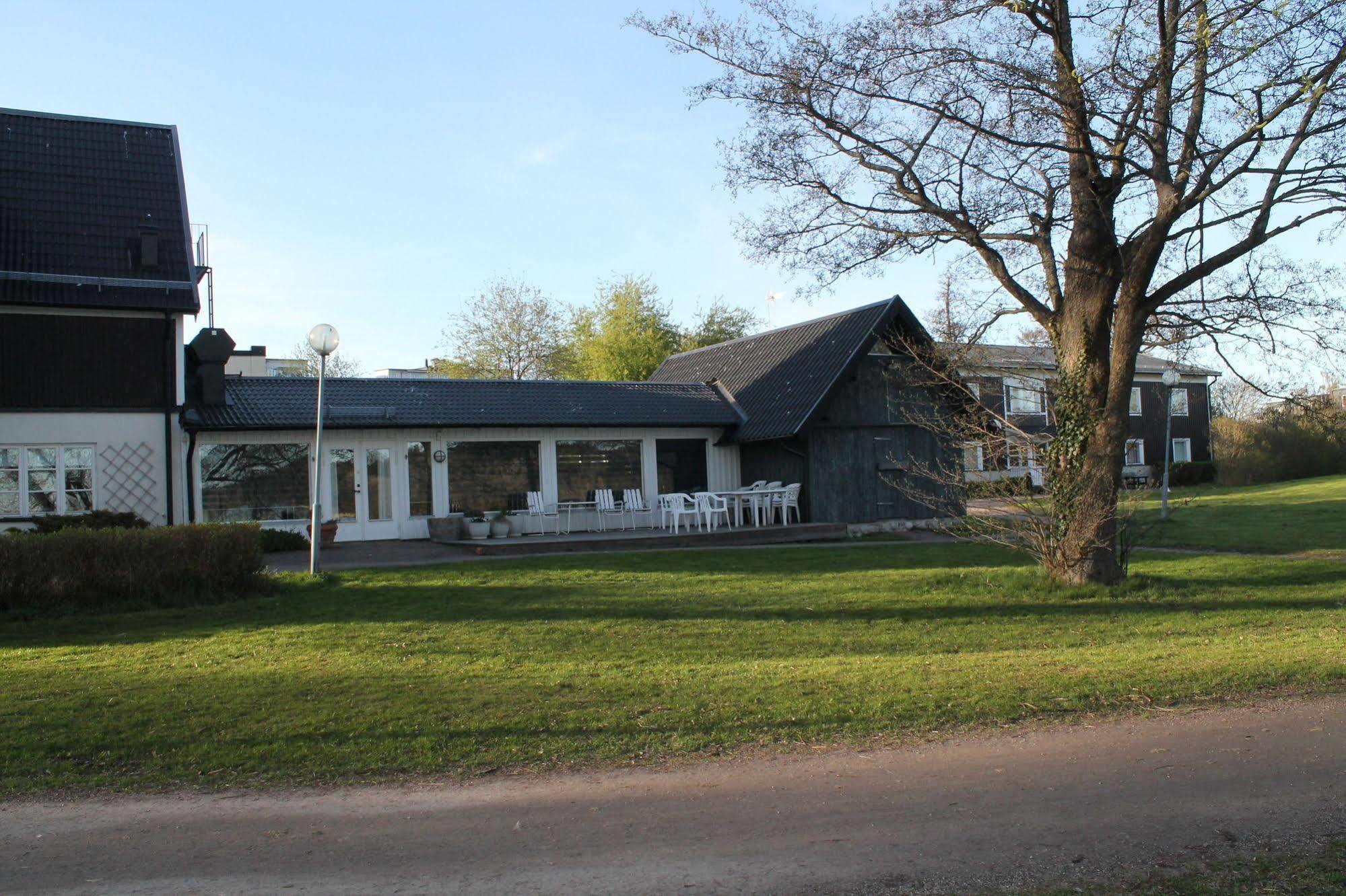 Hotell Sjoevillan Upplands-Väsby Extérieur photo