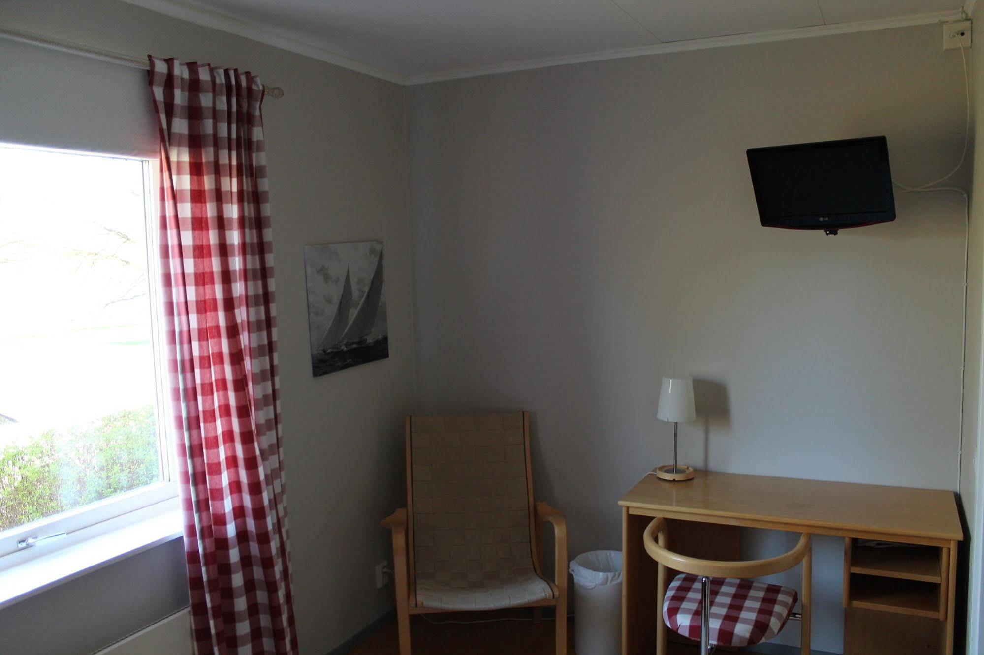 Hotell Sjoevillan Upplands-Väsby Extérieur photo