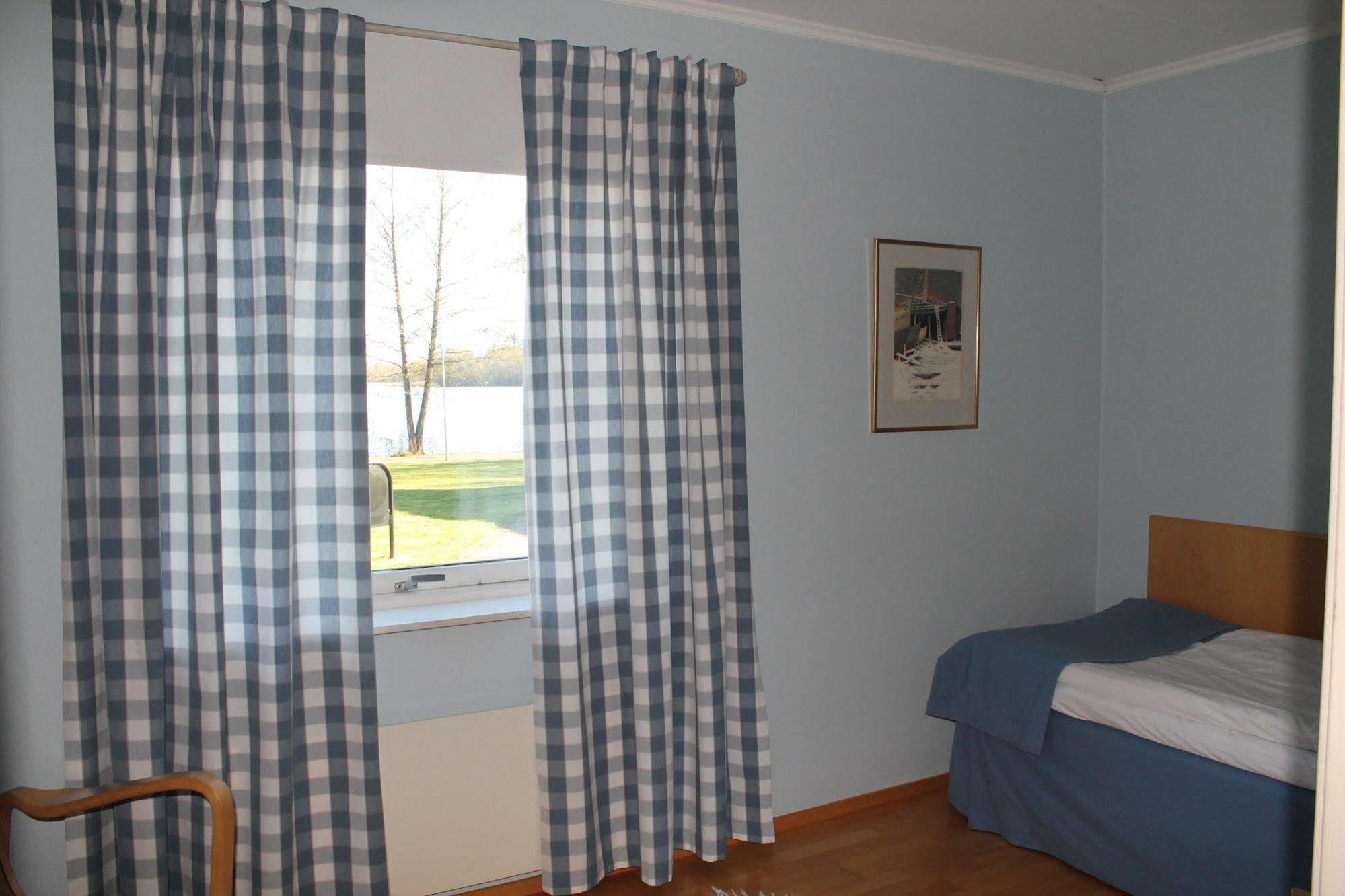 Hotell Sjoevillan Upplands-Väsby Extérieur photo