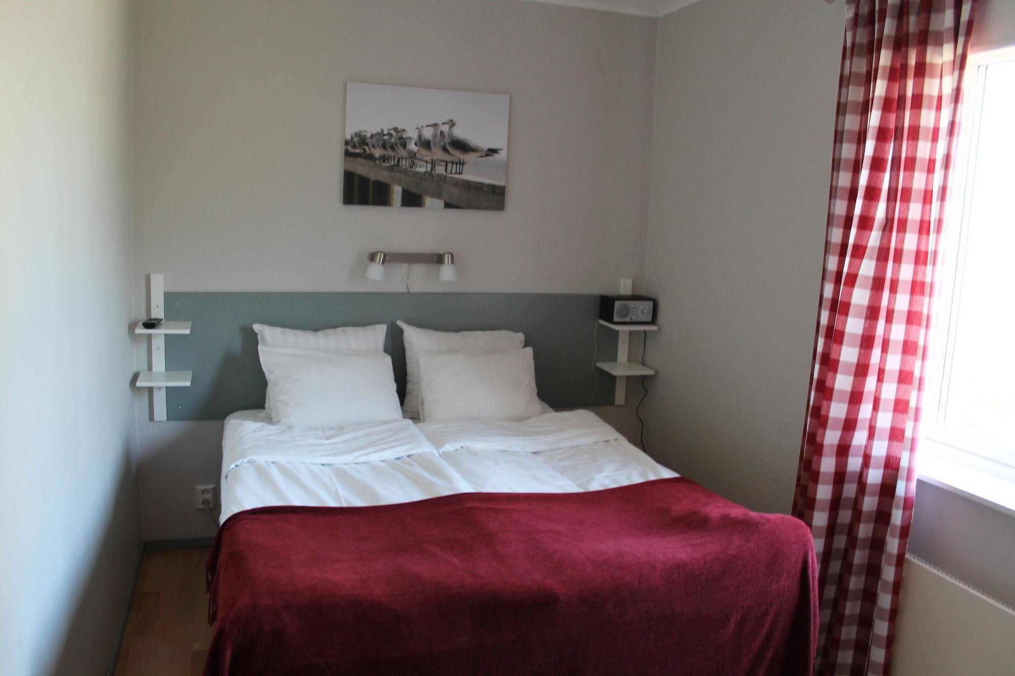 Hotell Sjoevillan Upplands-Väsby Extérieur photo