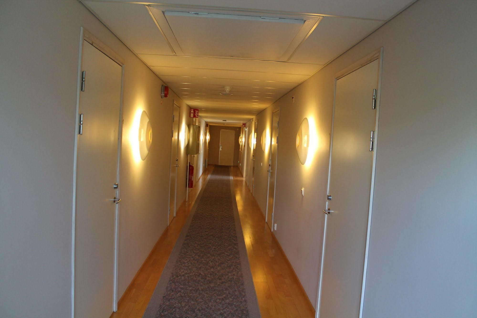 Hotell Sjoevillan Upplands-Väsby Extérieur photo