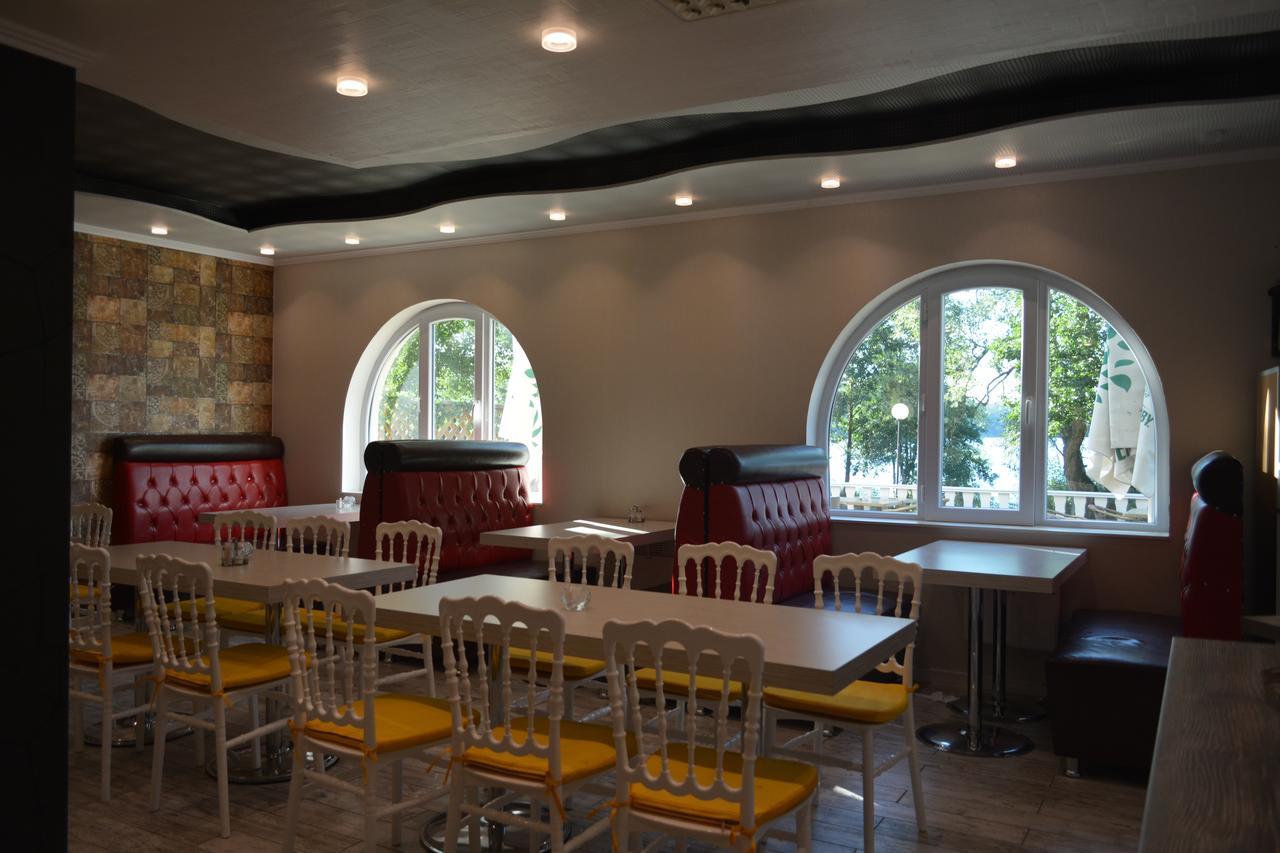 Hotell Sjoevillan Upplands-Väsby Extérieur photo